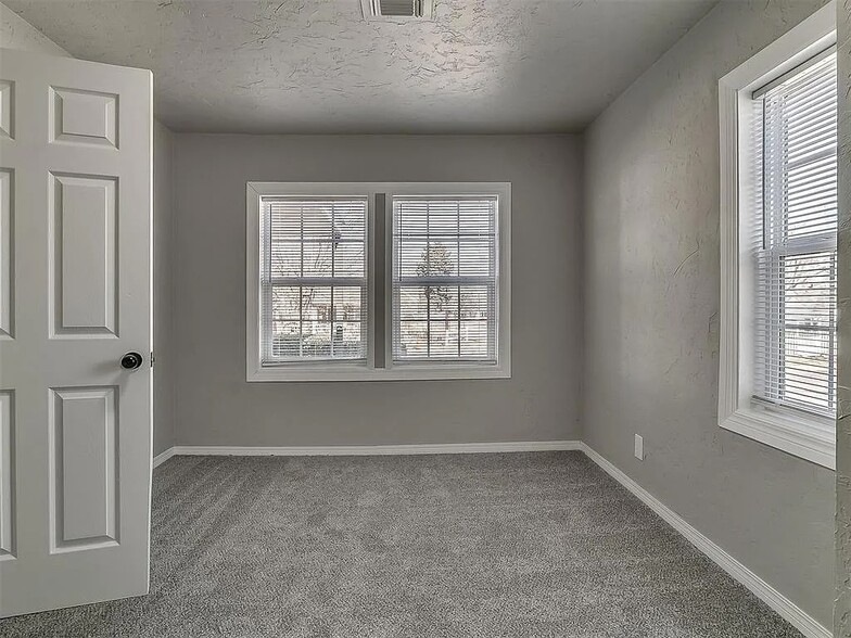 Front bedroom - 2200 NW 33rd St