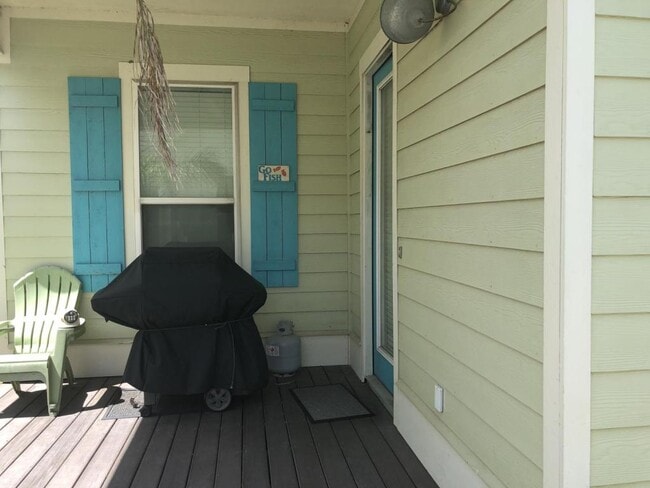 Building Photo - 104 Sailhouse