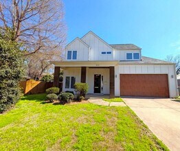 Building Photo - Stunning Contemporary 2 story, 4 bedroom, 3 full bath home is Located in the Merry Oaks Community!