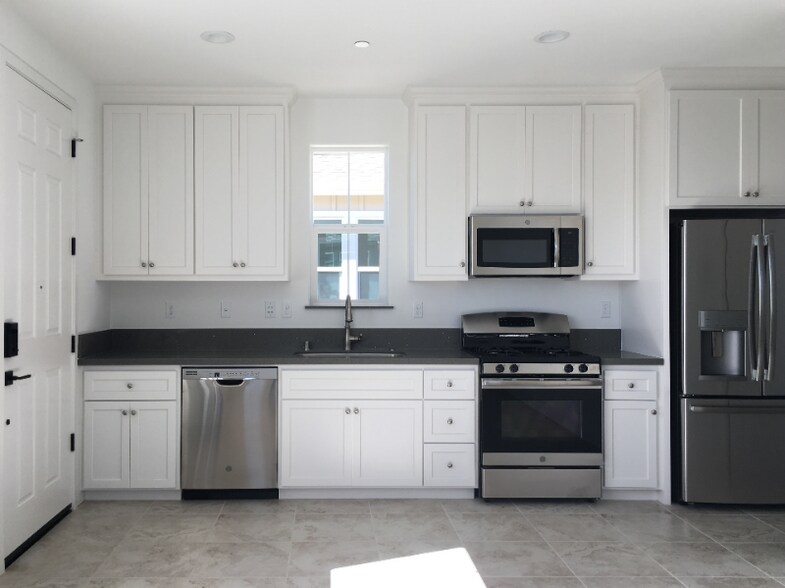 Building Photo - 3001 Shorebird Pl