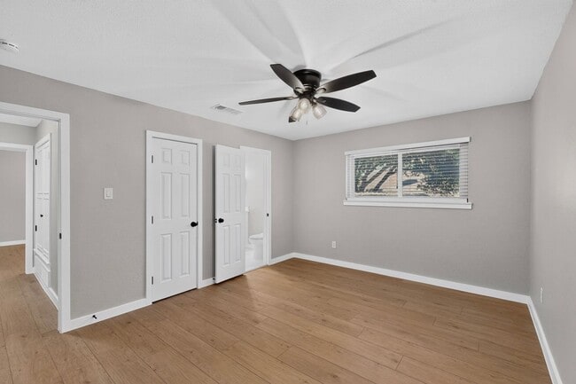 Building Photo - 30 Crestwood Dr