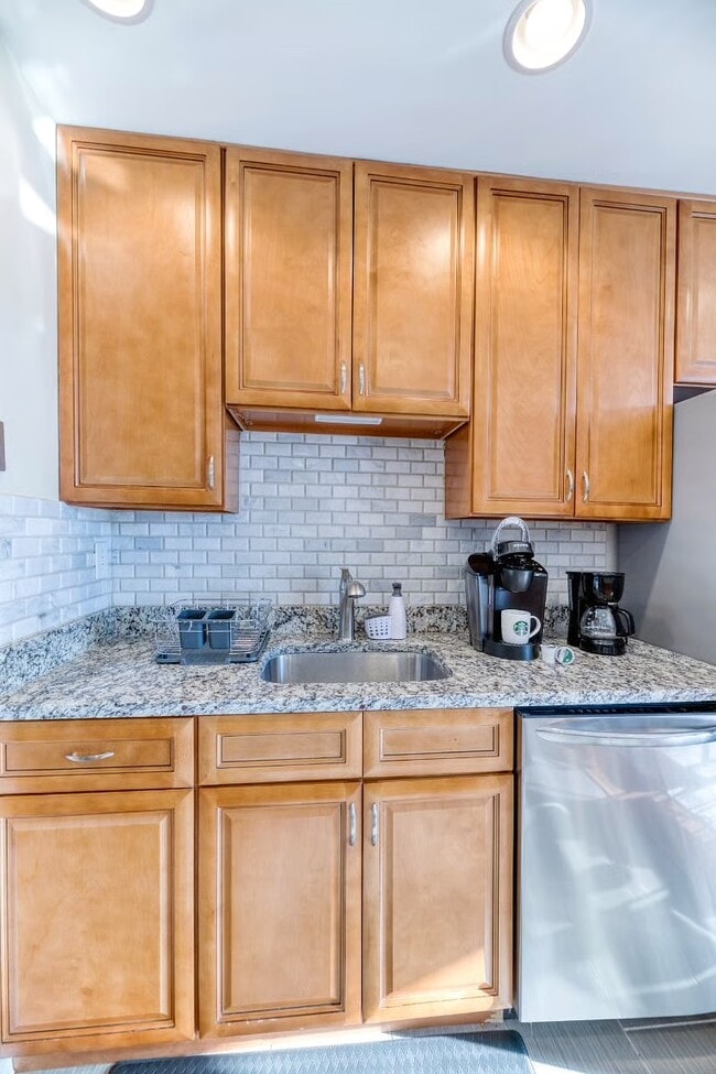 Building Photo - 4420 Briarwood Ct N