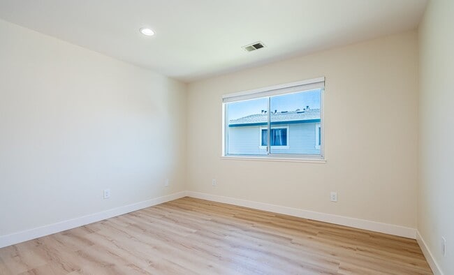 Building Photo - Soquel Knolls – Gorgeous Fully Remodeled 3BD / 1.5BA Second-Floor Condo