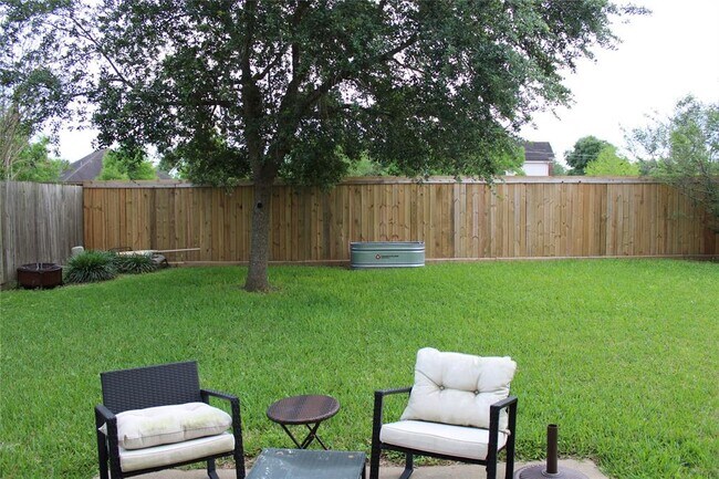 Building Photo - 6022 Spanish Oak Dr