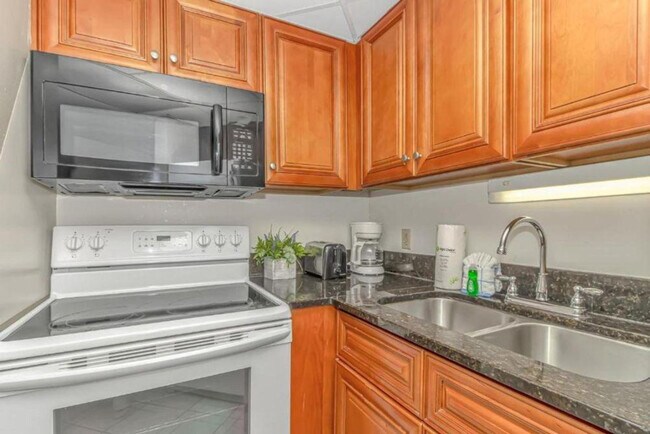 Building Photo - 1501 S Ocean Blvd