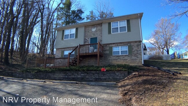 Primary Photo - 4 br, 2 bath House - 609 Howe Street