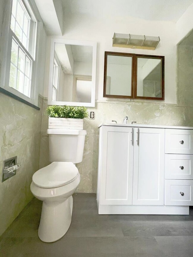 Building Photo - 309 Dorchester Rd