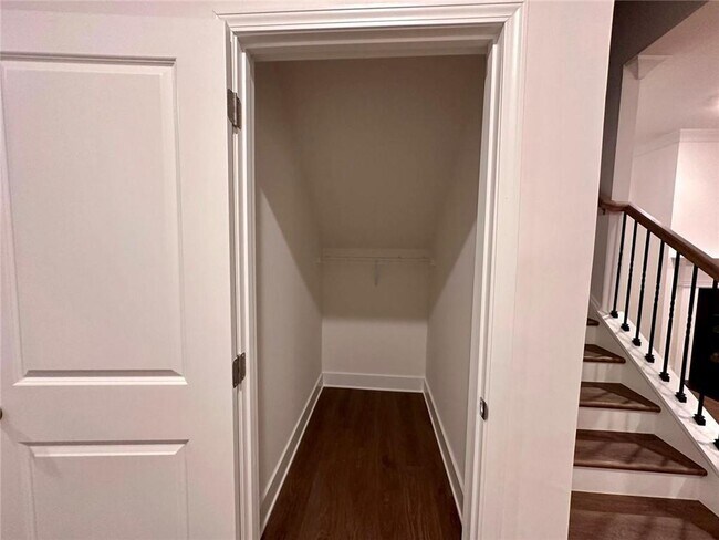 Building Photo - 537 Hyde Rdg Trl