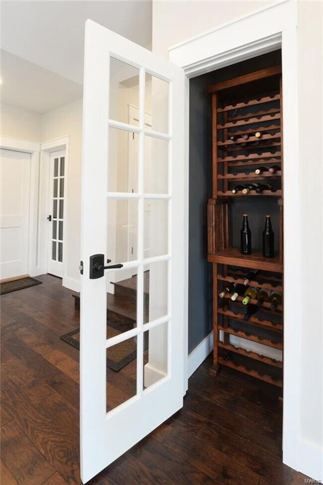 Building Photo - 1306 S Geyer Rd