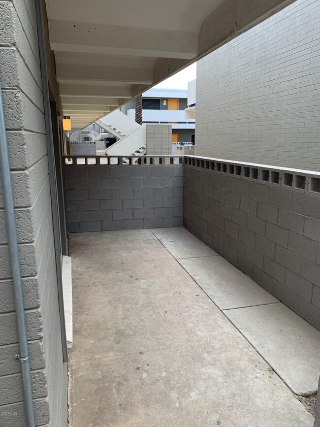 Building Photo - 938 W Indian School Rd