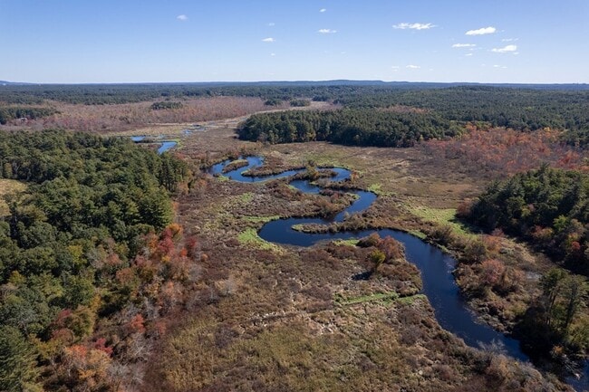 Building Photo - 242 Main St