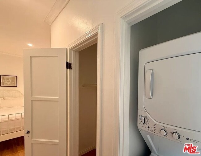 Building Photo - 854 4th St