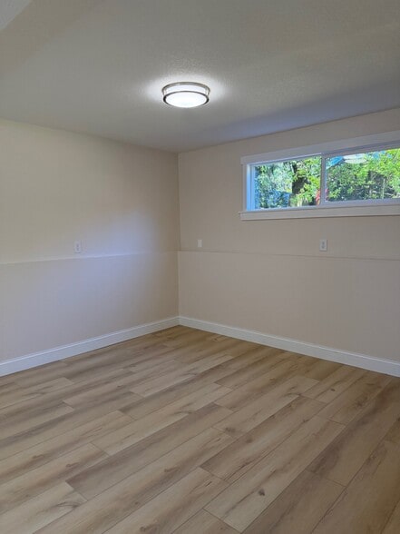 Building Photo - 15300 NE 39th St