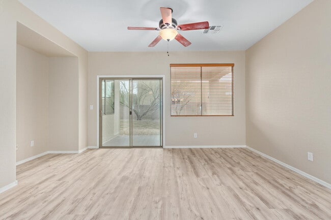 Building Photo - 3727 W Memorial Dr
