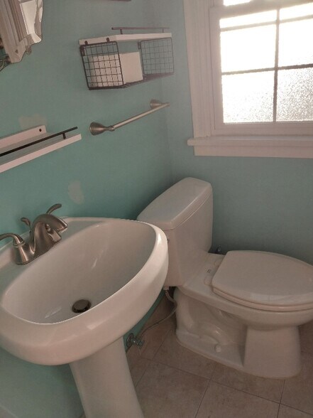 Building Photo - 2566 Dearborn St