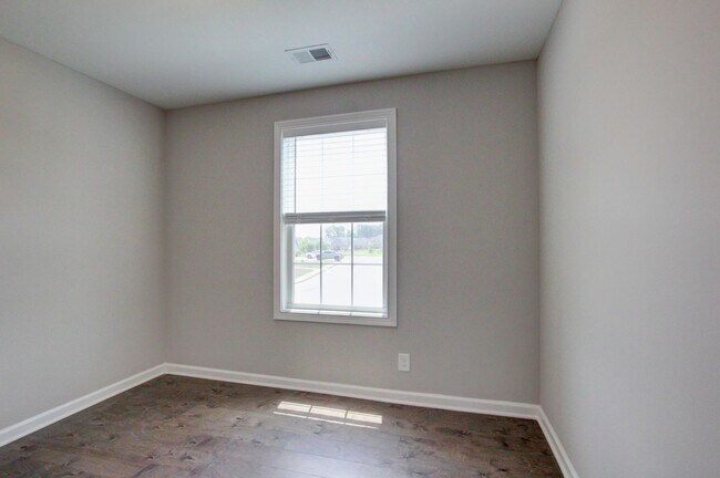 Building Photo - 1092 Barnhill Rd