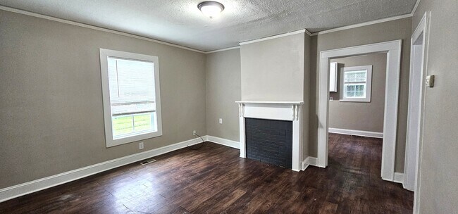 Building Photo - 1026 S Pearson St