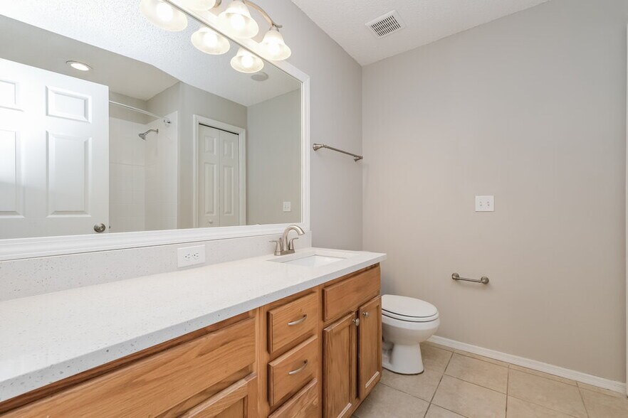 Building Photo - 8733 Morrison Oaks Ct