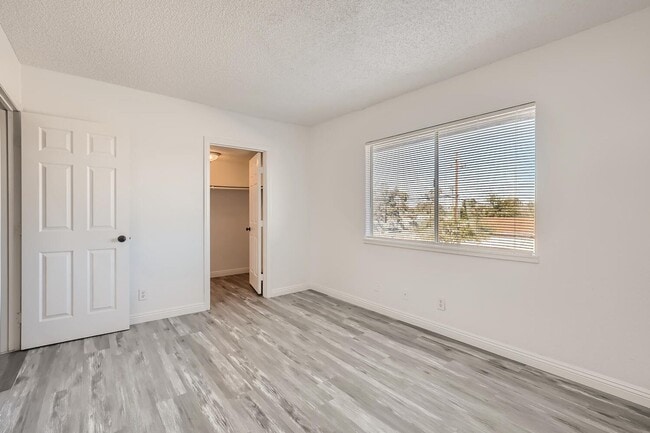 Building Photo - MOVE IN SPECIAL! HALF OFF FIRST MONTH'S RENT - Lovely 2 Bedroom Condo Near the Strip!