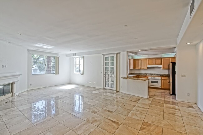 Building Photo - Remodeled Corner 3+2 Unit with Luxury Finishes Near Century City & Westwood