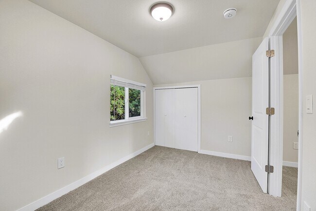 Building Photo - 6554 High Cir