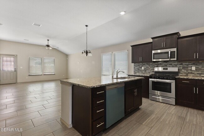 Building Photo - 14916 Tierra Coruna Ave