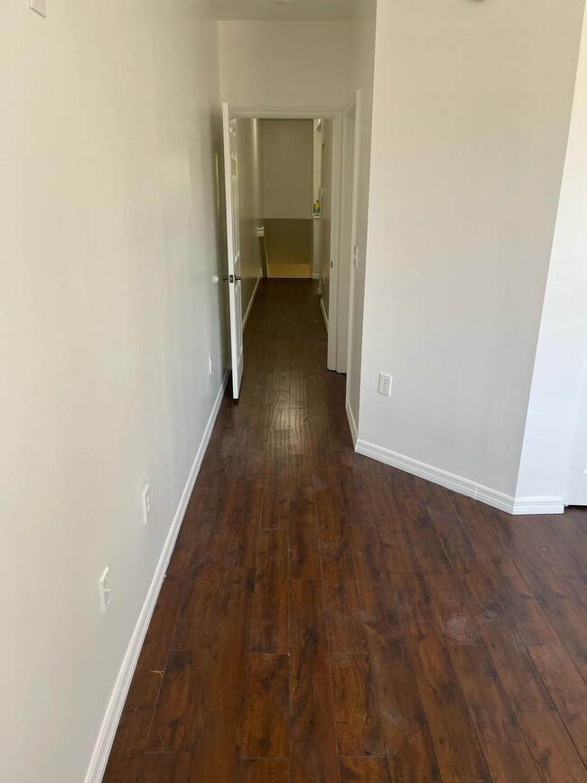 Building Photo - 4189 Crystal Lake Dr