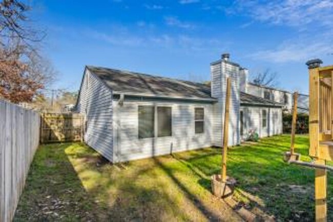 Building Photo - Fabulous 1 Level Living