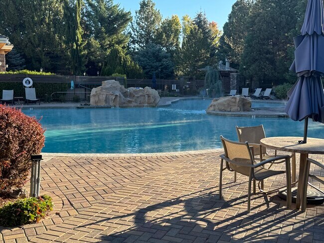 Building Photo - 900 S Meadows Pky