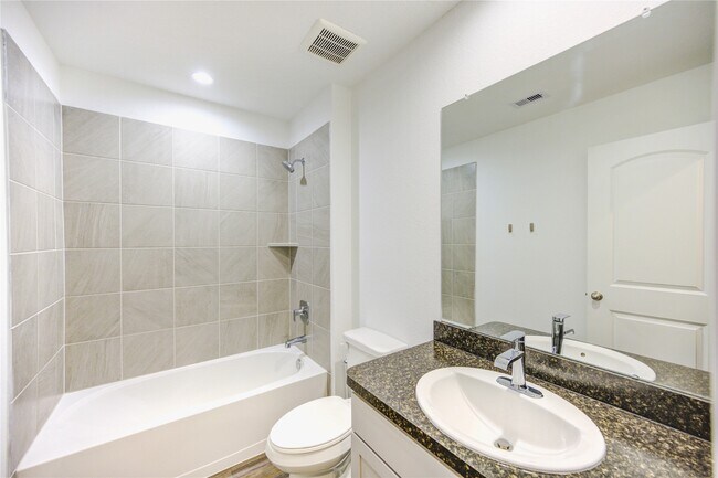 Building Photo - 5618 Redstone Gardens Dr