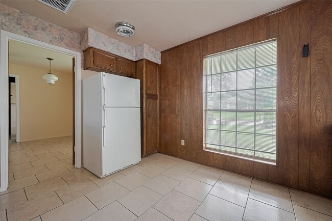 Building Photo - 9126 Willow Meadow Dr