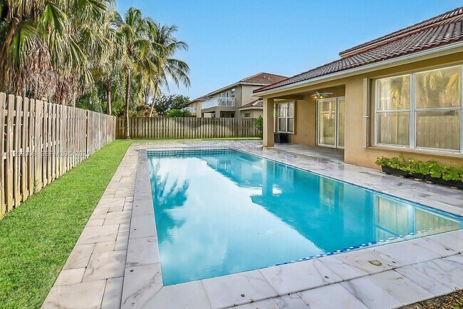 Building Photo - 4308 Diamond Terrace