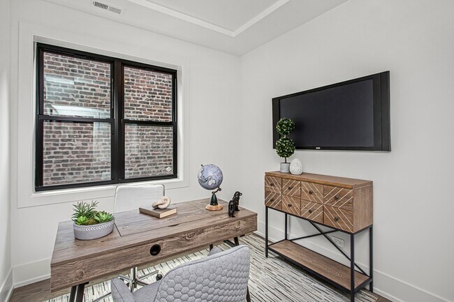 Building Photo - 6526 S Ingleside Ave