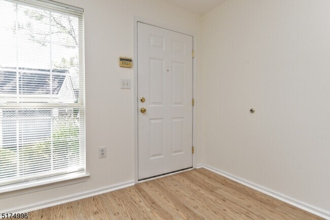 Building Photo - 1132 Stafford St