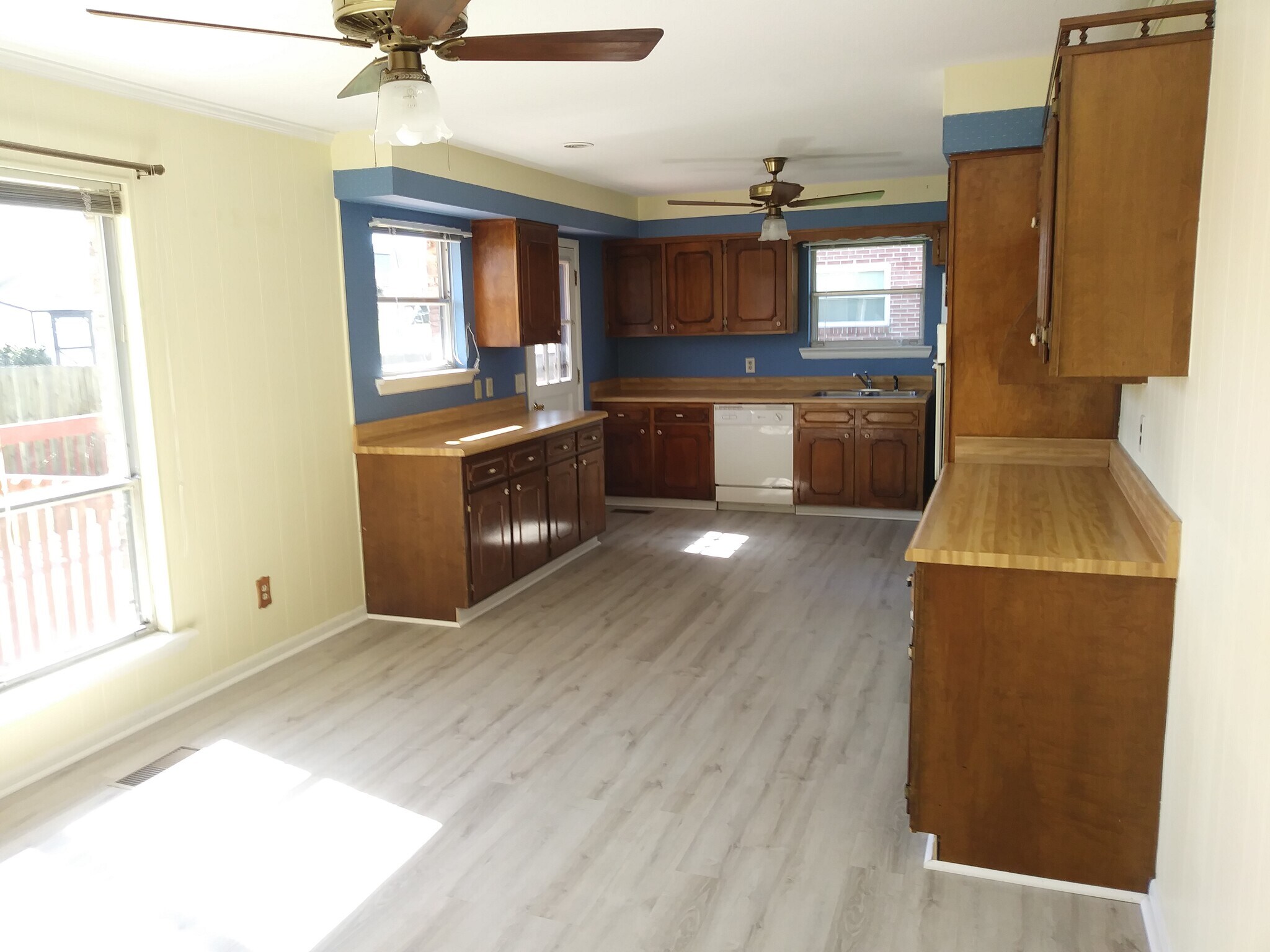 Building Photo - 2512 Sharron Dr