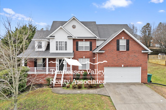 Primary Photo - Stunning 5-Bedroom, 3-Bathroom Brick Home ...