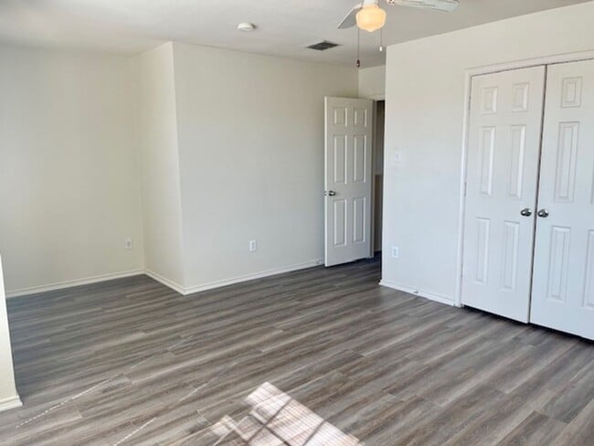 Building Photo - Newer 2 Story Home in Burleson with Commun...