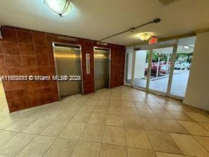Building Photo - 9001 SW 77th Ave