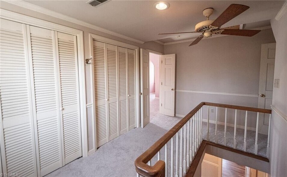 Building Photo - 208 Tremont Dr