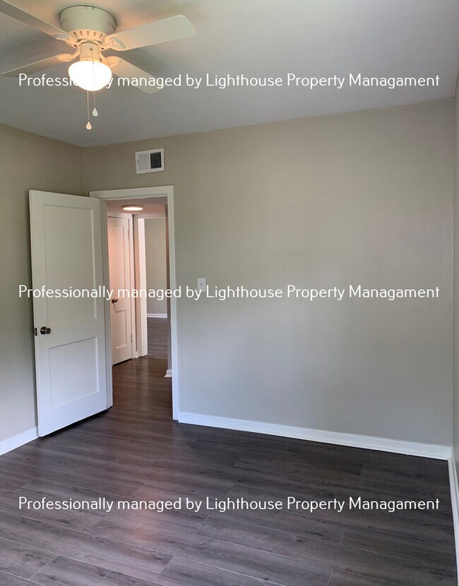 Building Photo - Bright 3 Bedroom Home With Open Layout And Storage Space