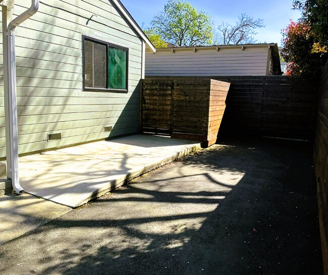 Building Photo - Charming and Beautifully Remodeled 2-Bedroom in the Downtown Pleasanton!