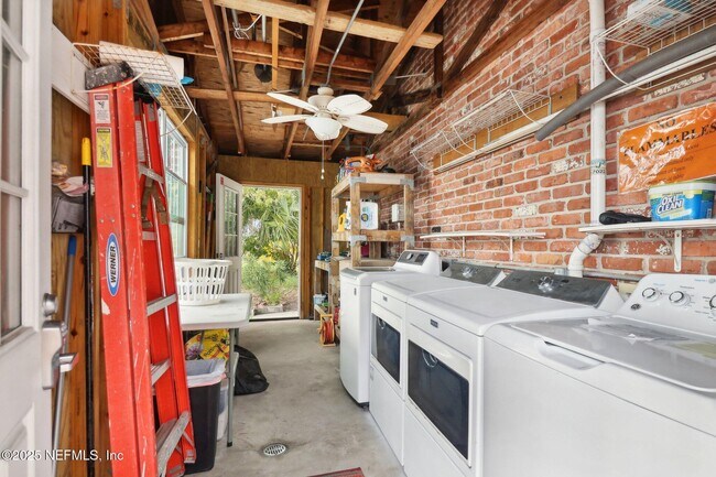 Building Photo - 1846 Mallory St