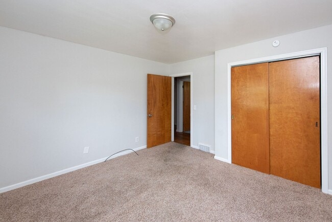 Building Photo - WESTWOOD-4 BEDROOM 2 BATH WITH OPEN FLOOR ...