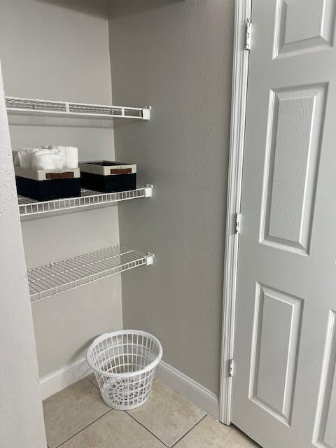 Building Photo - 1000 Shorewinds Dr