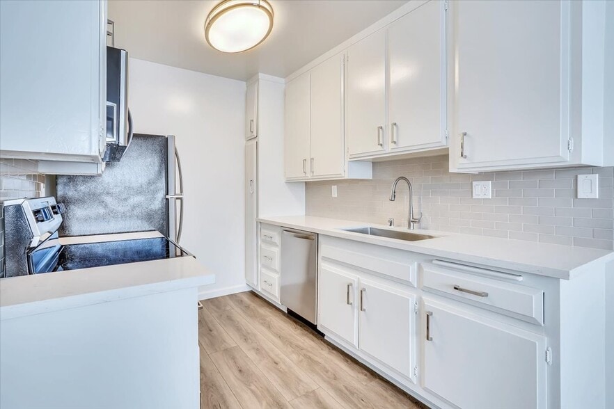 Building Photo - 1023 21st St