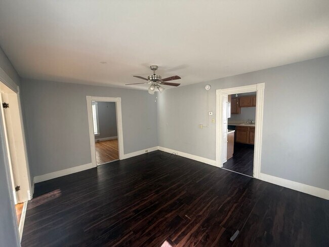 Building Photo - 39 Bremer St