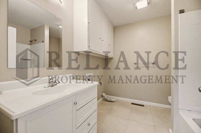 Building Photo - 9711 W Birch Ln