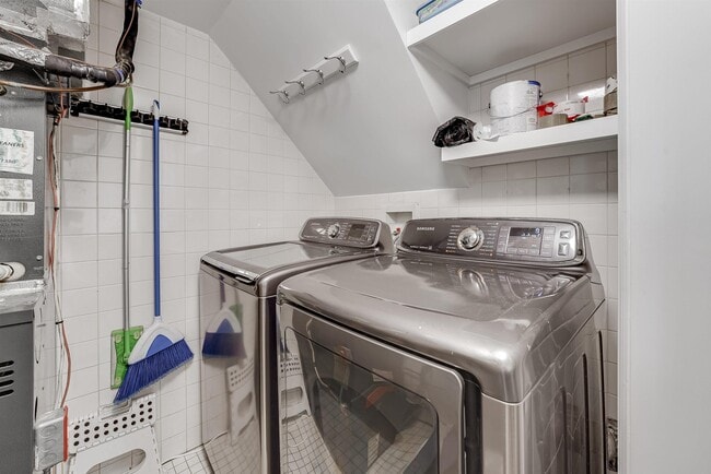 Building Photo - 202 Garden St