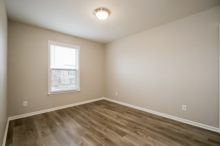 Building Photo - 9568 W Quarter Moon Dr