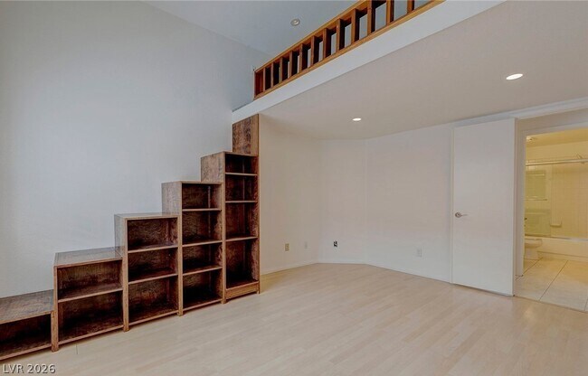 Building Photo - 7225 Scenic Hills Dr